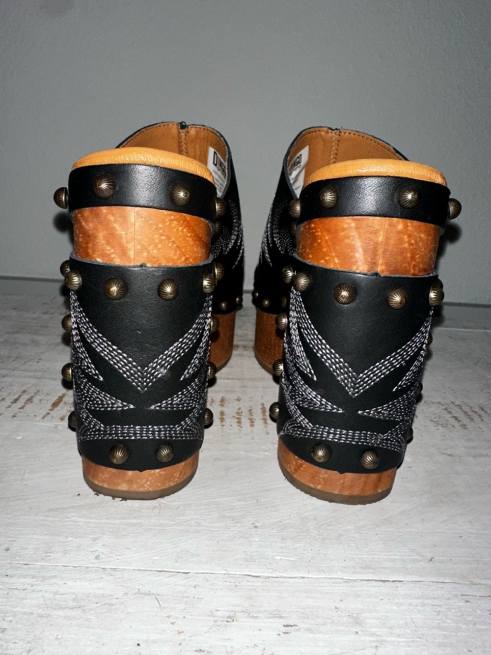 dingo women’s free spirit wooden sandals - Picture 12 of 16